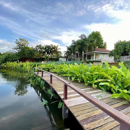 Ruen Maihom Riverside Cottage Kanchanaburi Esterno foto