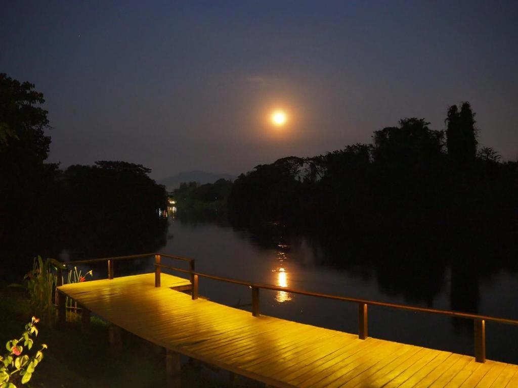 Ruen Maihom Riverside Cottage Kanchanaburi Esterno foto