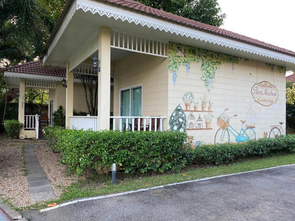 Ruen Maihom Riverside Cottage Kanchanaburi Esterno foto