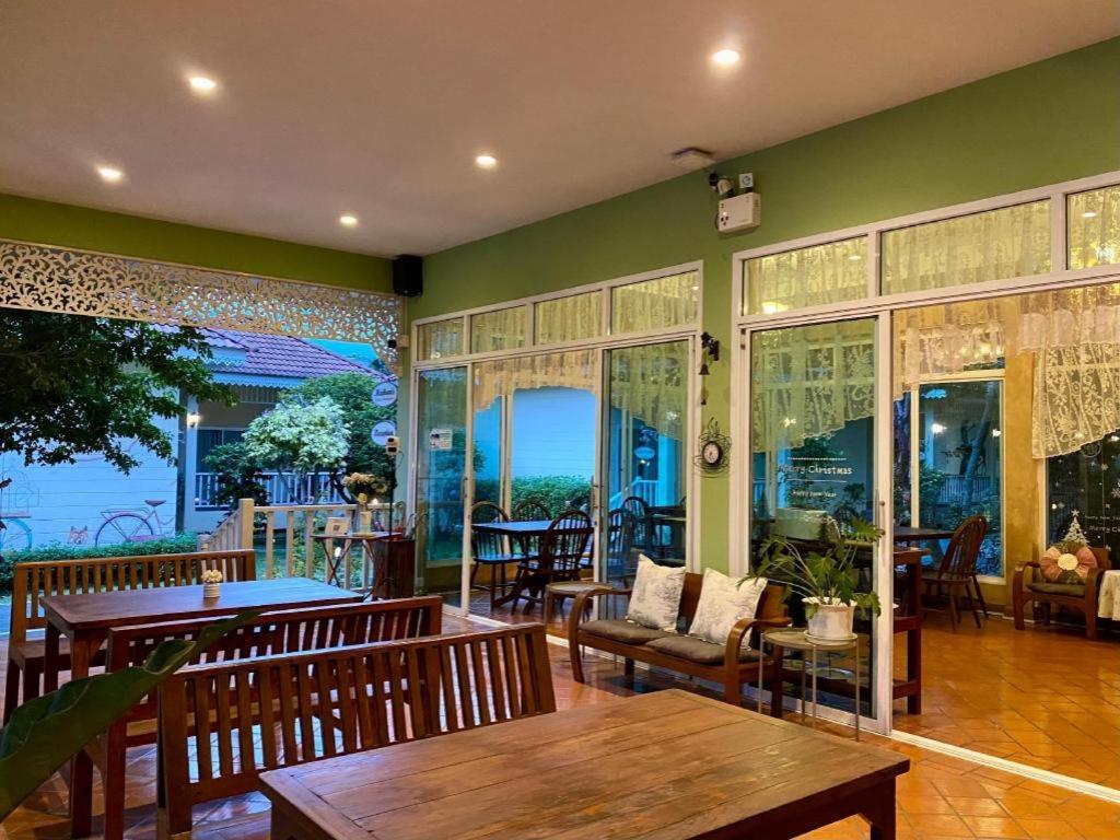 Ruen Maihom Riverside Cottage Kanchanaburi Esterno foto