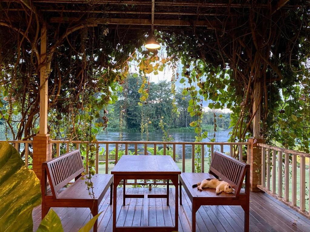 Ruen Maihom Riverside Cottage Kanchanaburi Esterno foto