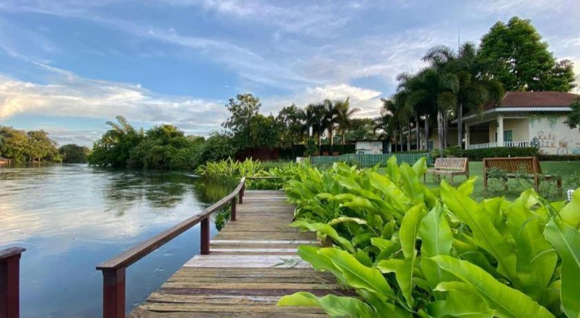 Ruen Maihom Riverside Cottage Kanchanaburi Esterno foto