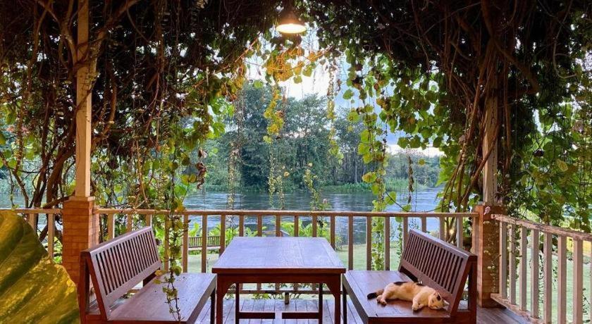 Ruen Maihom Riverside Cottage Kanchanaburi Esterno foto